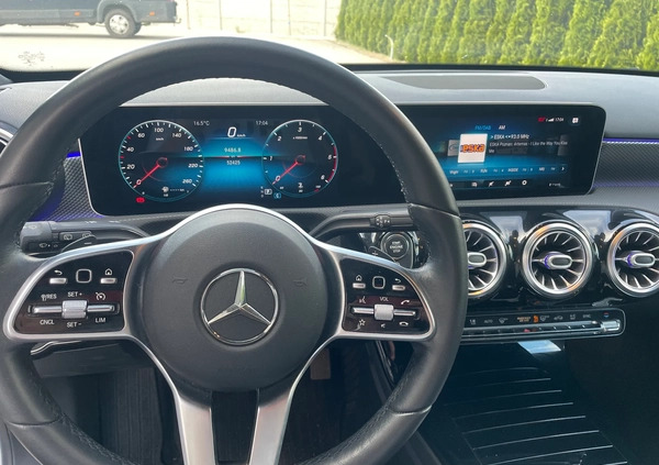 Mercedes-Benz Klasa A cena 94500 przebieg: 52425, rok produkcji 2019 z Poznań małe 211